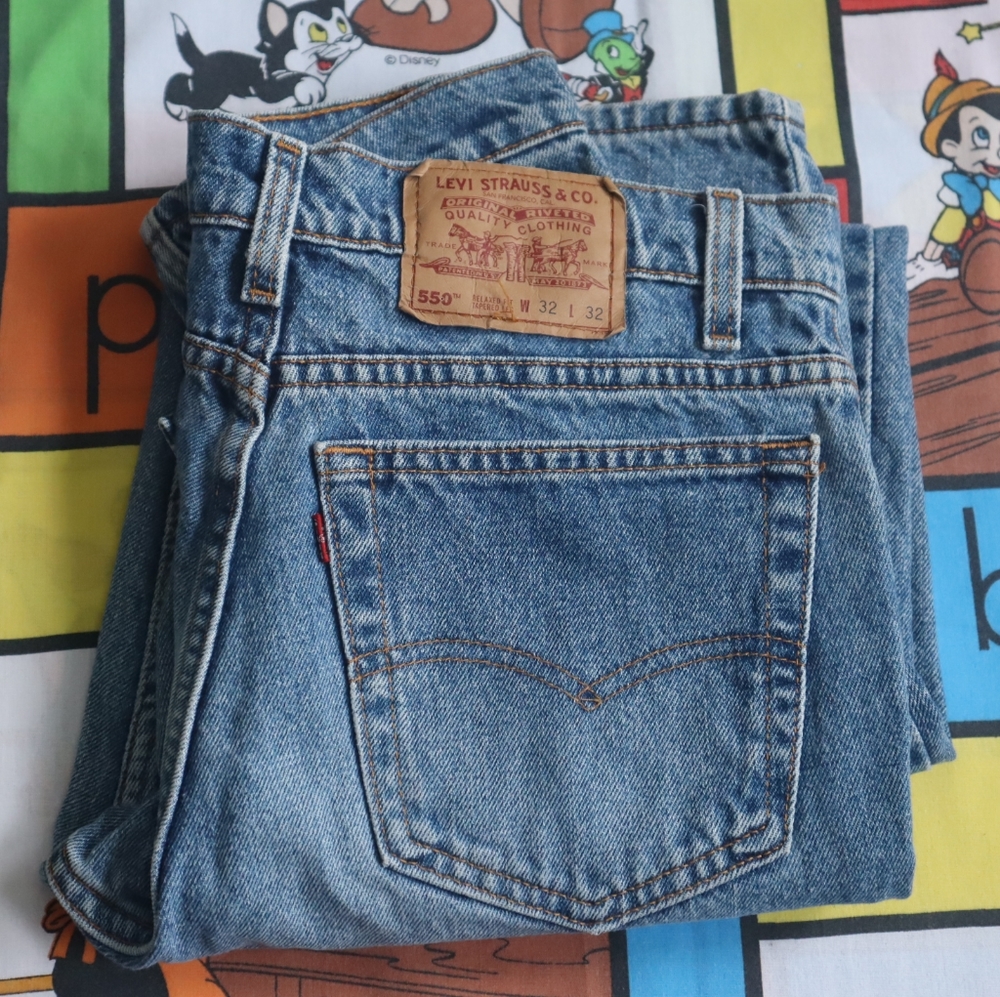 30x30 Vintage 90s Levi's 550 Relaxed Fit Tapered Leg Blue Denim Jeans USA VTG